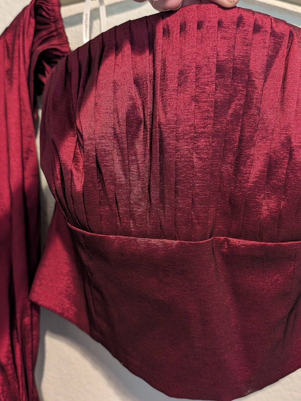 Lovers + Friends Maroon Off-Shoulder Sleeve Crop Top Size Large L Satin Shine - Picture 2 of 5